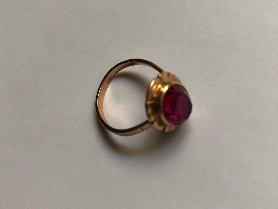 Золотое женское кольцо СССР 583пр. вес 3,46гр. с камнем 15.