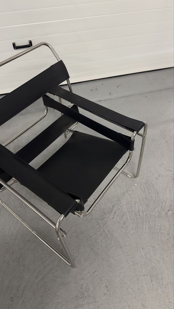 Cadeirão design wassily