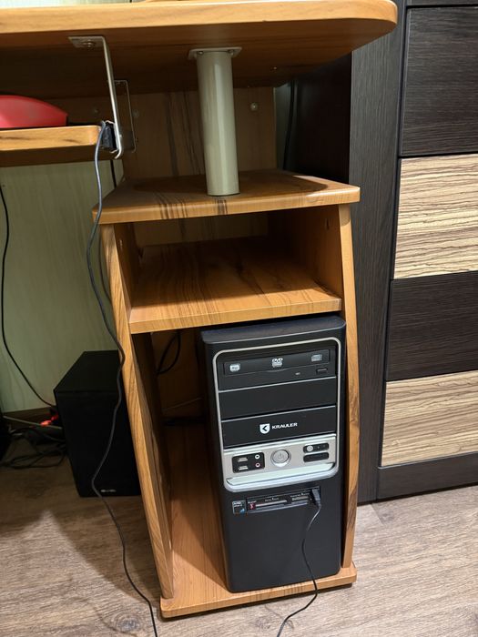 Продам письмовий / комп’ютерний стіл