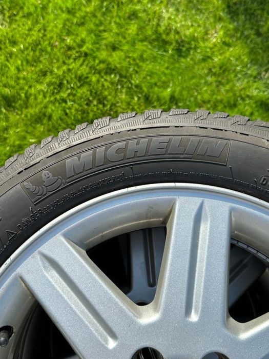 Felgi aluminiowe Volvo V40 V50 V60 opony zimowe 205/55R16 RUN FLAT