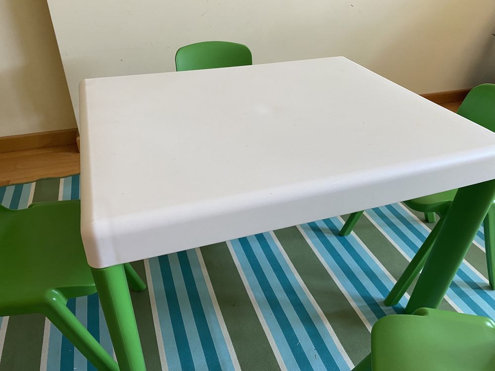 Conjunto mesa+cadeiras infantil ERGOS