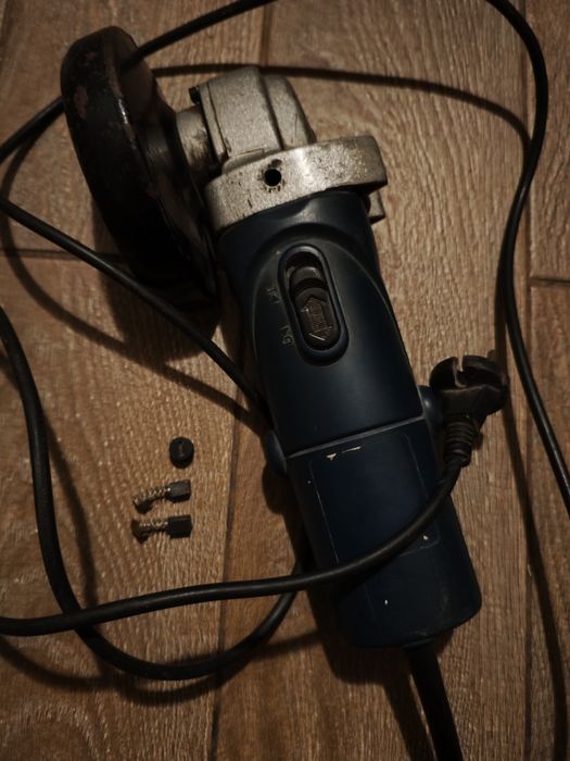 Продам болгарку з ключем