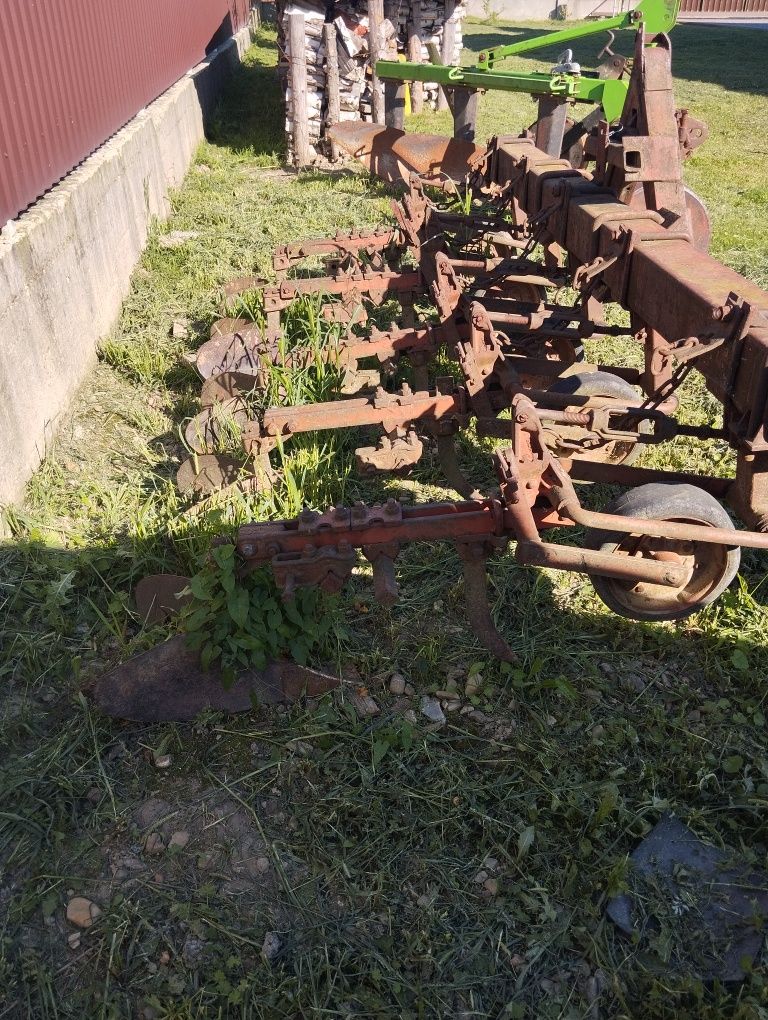 Плужки,окучник..