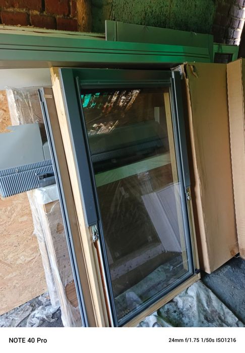 2 NOWE okna dachowe 78x140 + kołnierze. CENA ZA OBA!