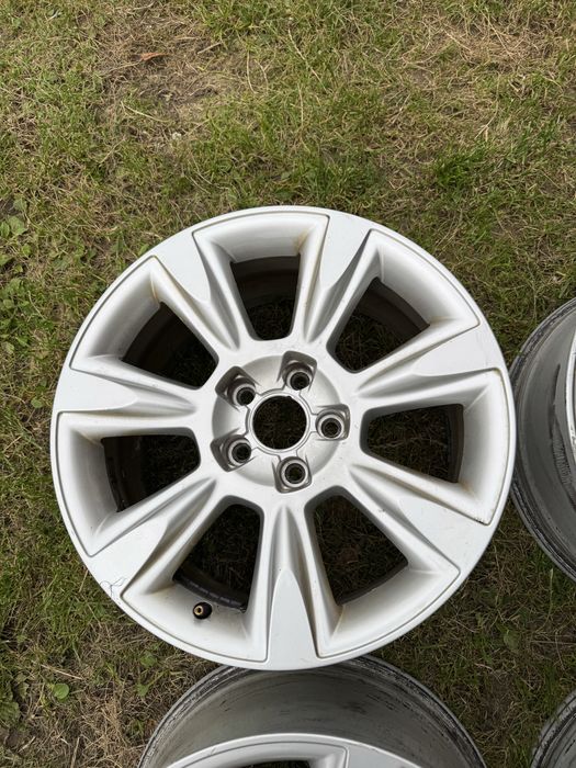 Audi A4 B8 Felgi aluminiowe R 17 8Jx17 ET26 5x112 8K0601025B