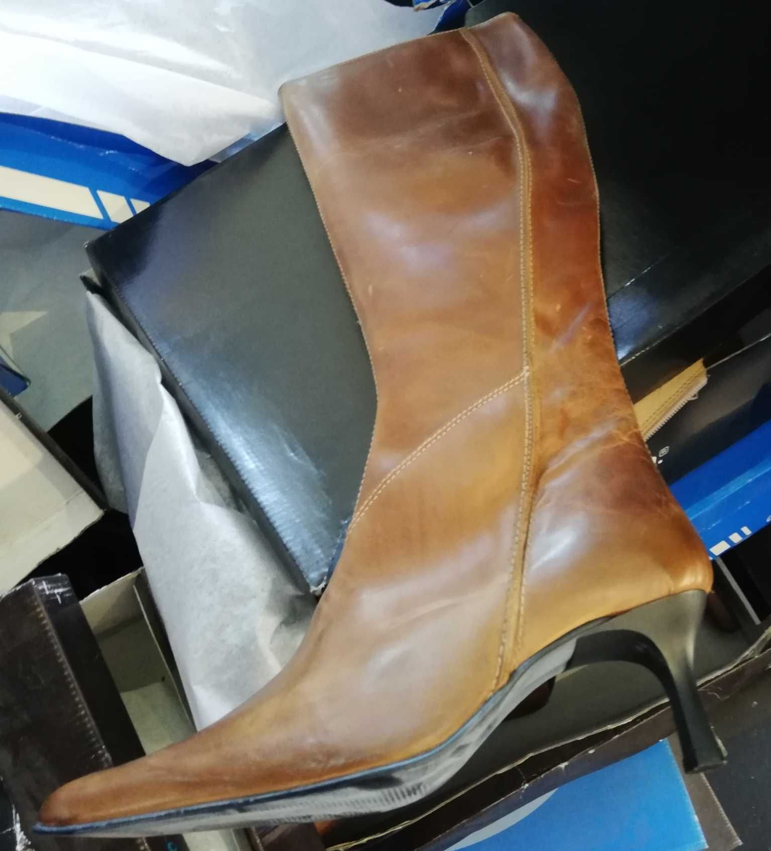 Lote Botas de mulher novas. Vários modelos