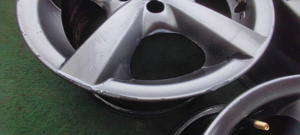 Felgi Aluminiowe Dezent 5x100  6.5jx15 ET38  4-szt