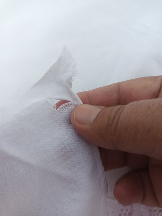 Lençóil e 2 almofadas em algodão com folho e bordado