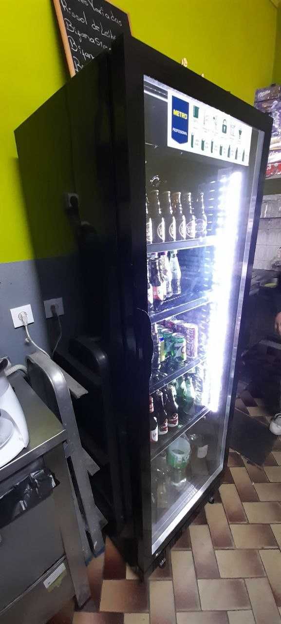 Arca Frigorifica vertical de bebidas preta como nova