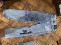 Calças jeans customizadas