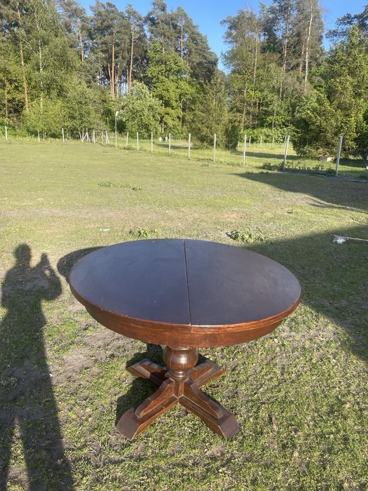 Stół dębowy.