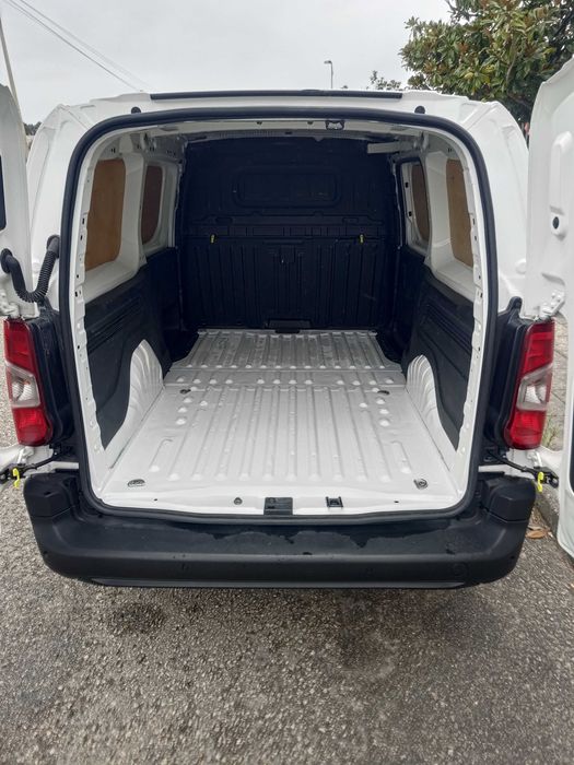 Peugeot Partner Novembro 2020 1.5 BlueHDI 101cv L2 Longa