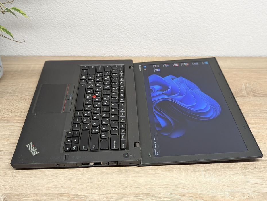 Продам класний ноутбук Lenovo ThinkPad T450. Є 2 АКБ