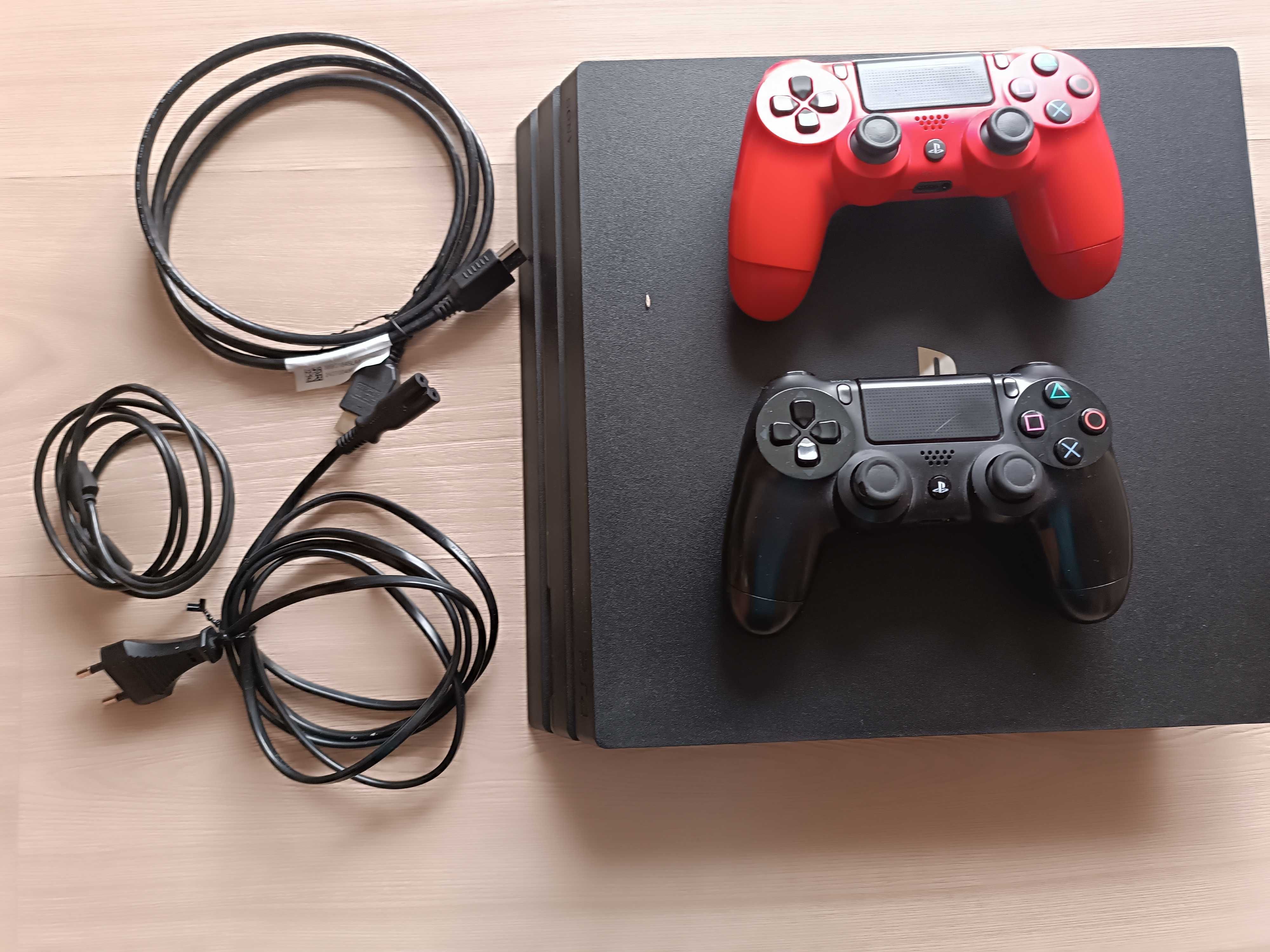 PS 4 Pro 1TB +2 pada i 2gry