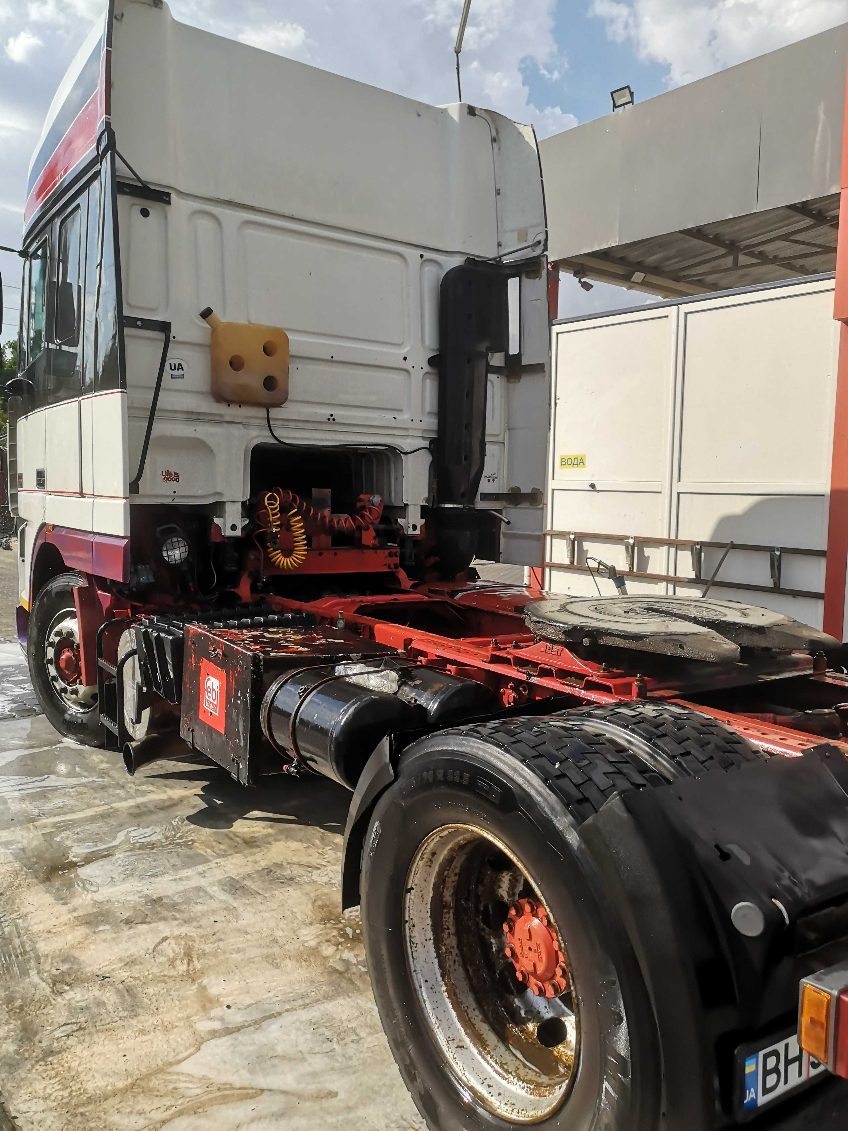 DAF XF 95 тягач 1998год
