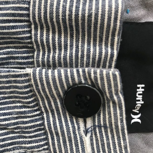 Calções Hurley (size 30) e Old Navy (size 28) surf