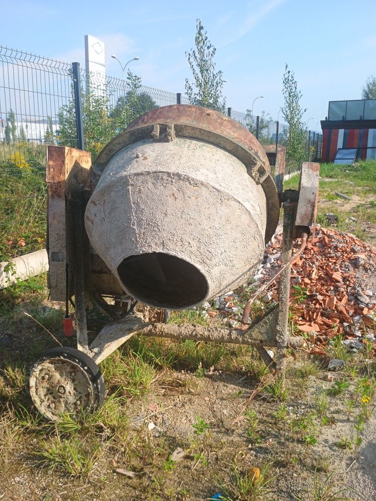 Sprzedam betoniarkę na siłę