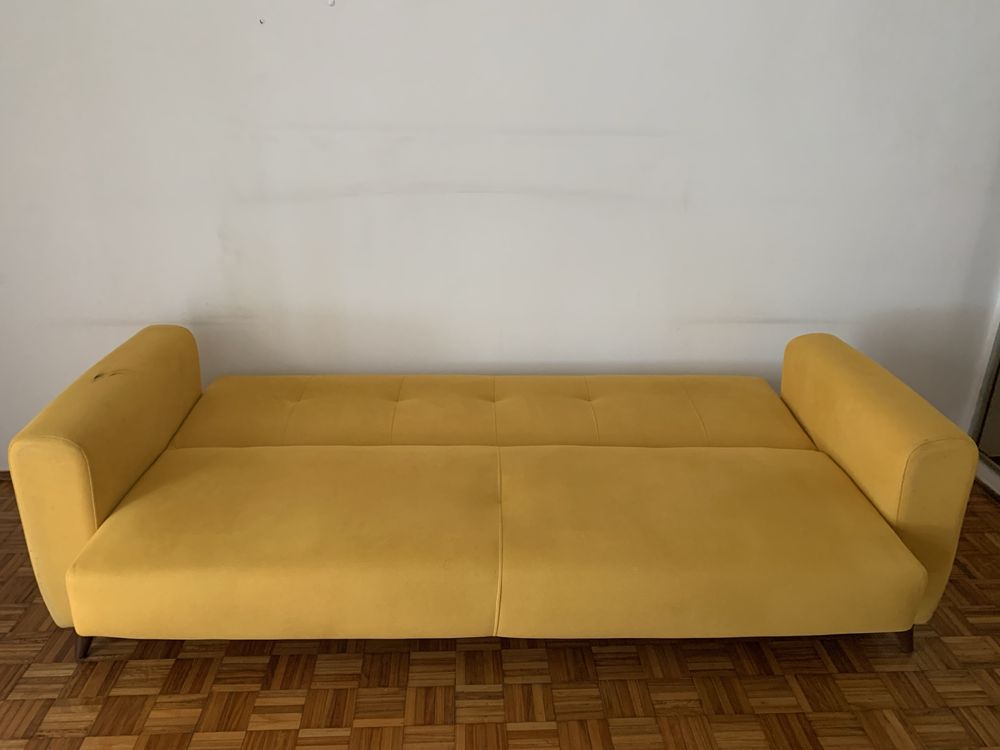 Sofá cama amarelo