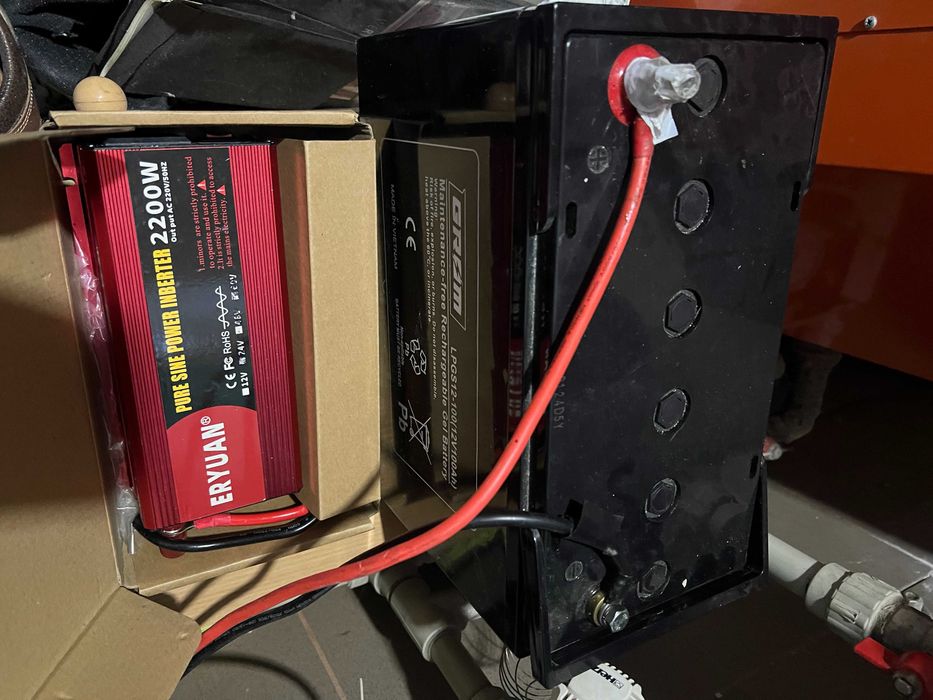 Резервне живлення Акумулятор  12В-100Ah+інвертор 2.2 Квт безперебійний