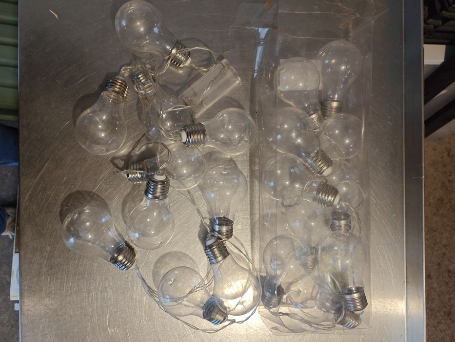 Lampki żarówki na kablu na baterie 10 sztuk
