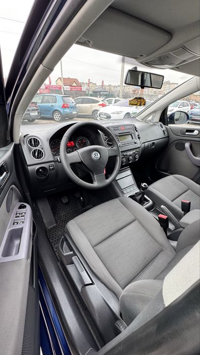 Volkswagen Golf Plus Фольксваген Гольф Плюс  2006р 1.6 MPI бенз 5МКПП