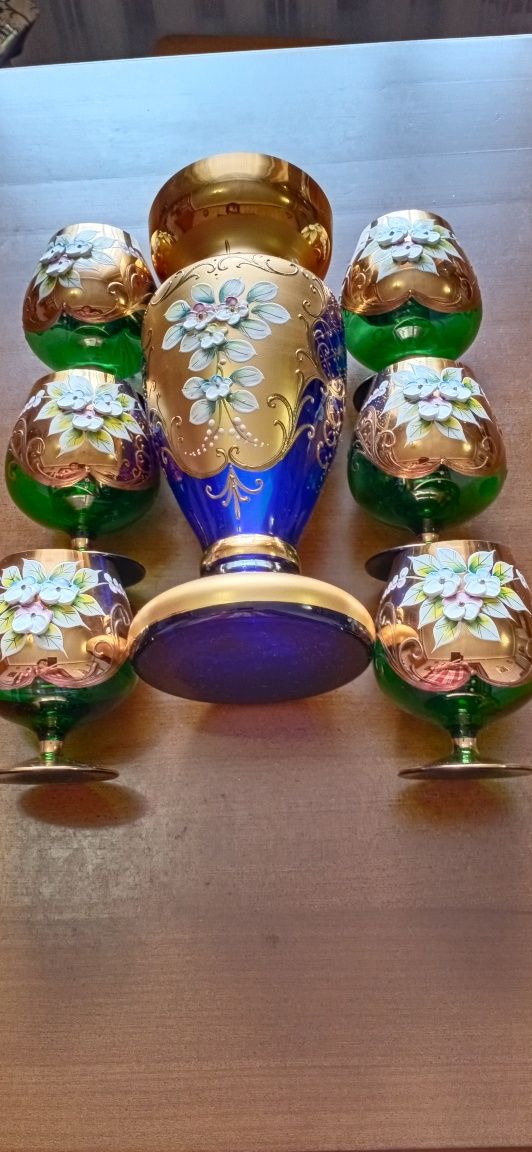 Ваза, рюмки, цветное стекло лепка