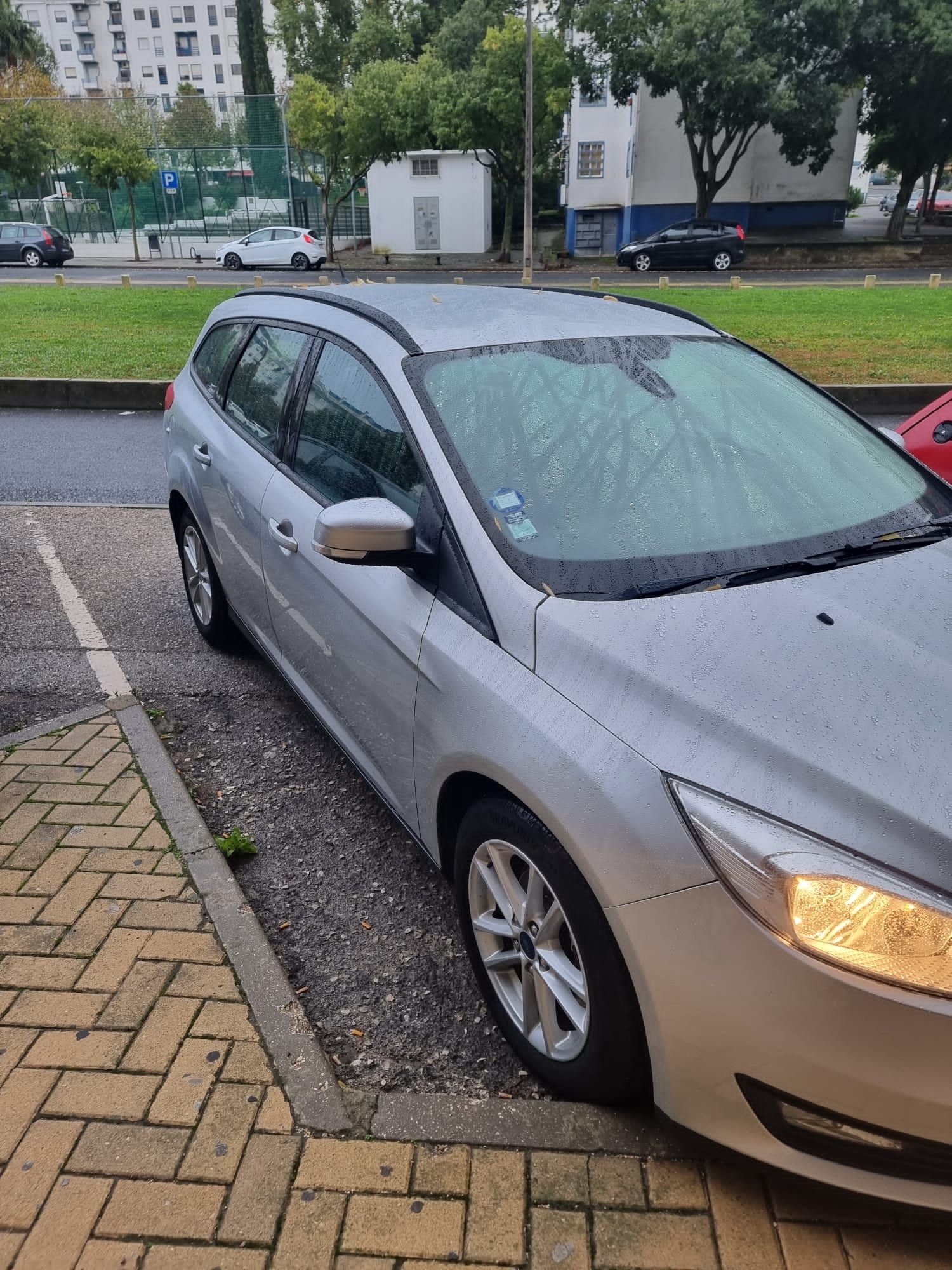 Ford Focus 1.5 TDCi 120cv 2015 - Nacional, económico e fiável!
