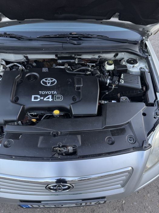 Toyota Avensis 2,0d механіка дизельний універсал в гарному стані