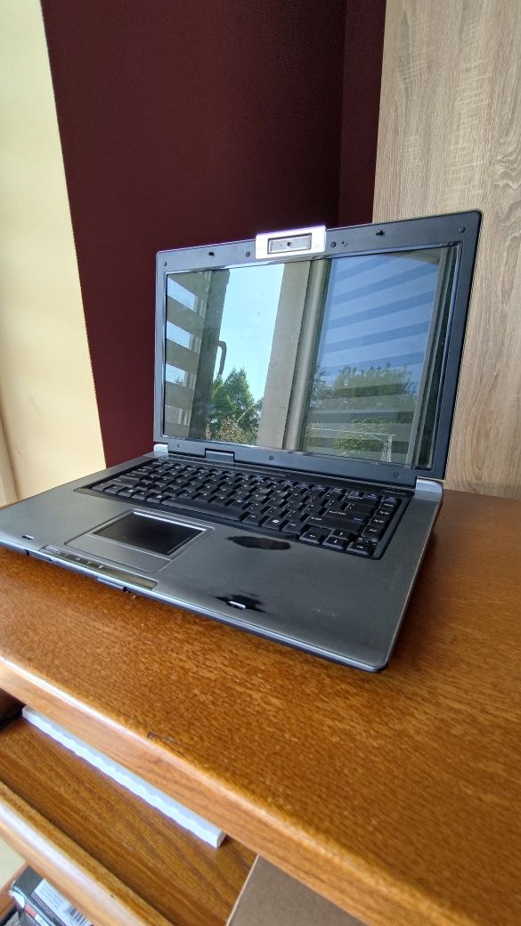 Laptop Asus F5RL uszkodzony