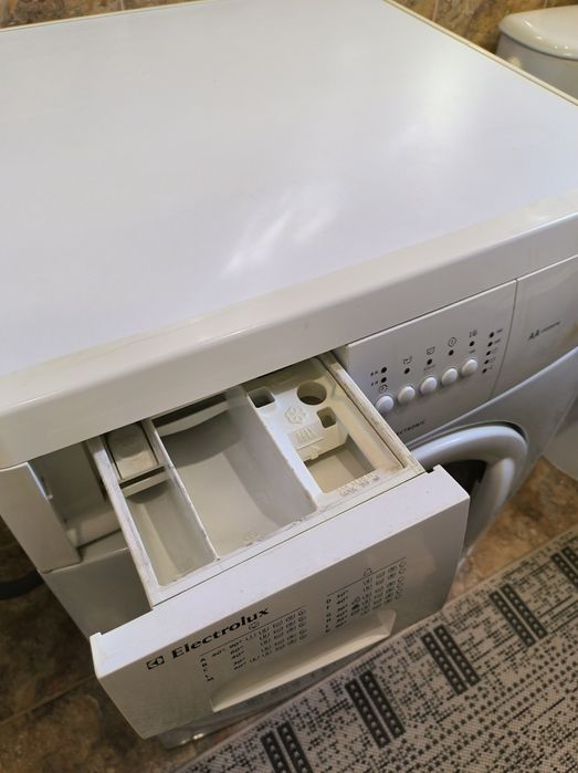 Пральна машина в хорошому стані