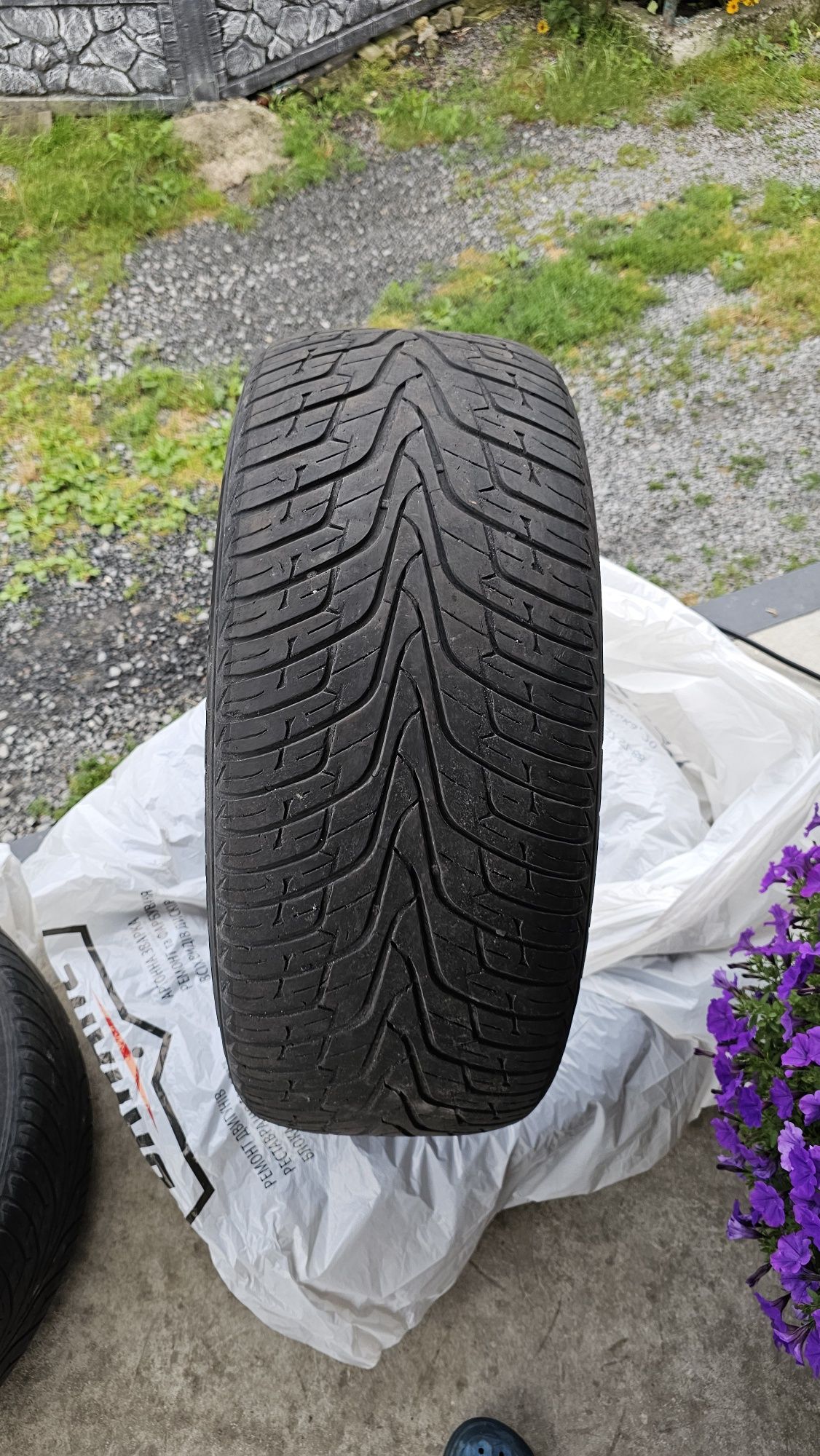265 50 20 Hankook Ventus ST