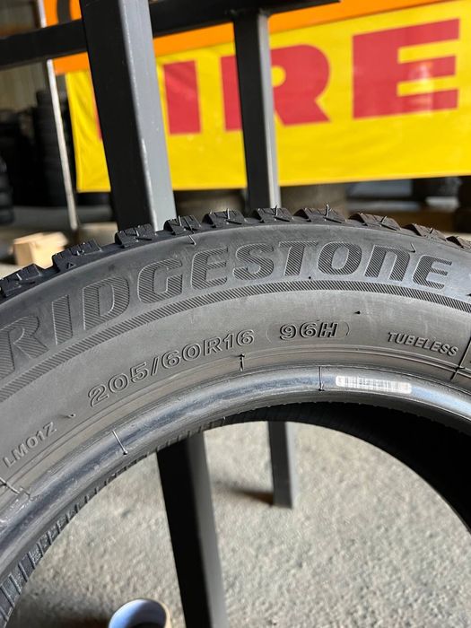 Шини 205/60 r16 96H Bridgestone Blizzak LM001 2020рік (325)