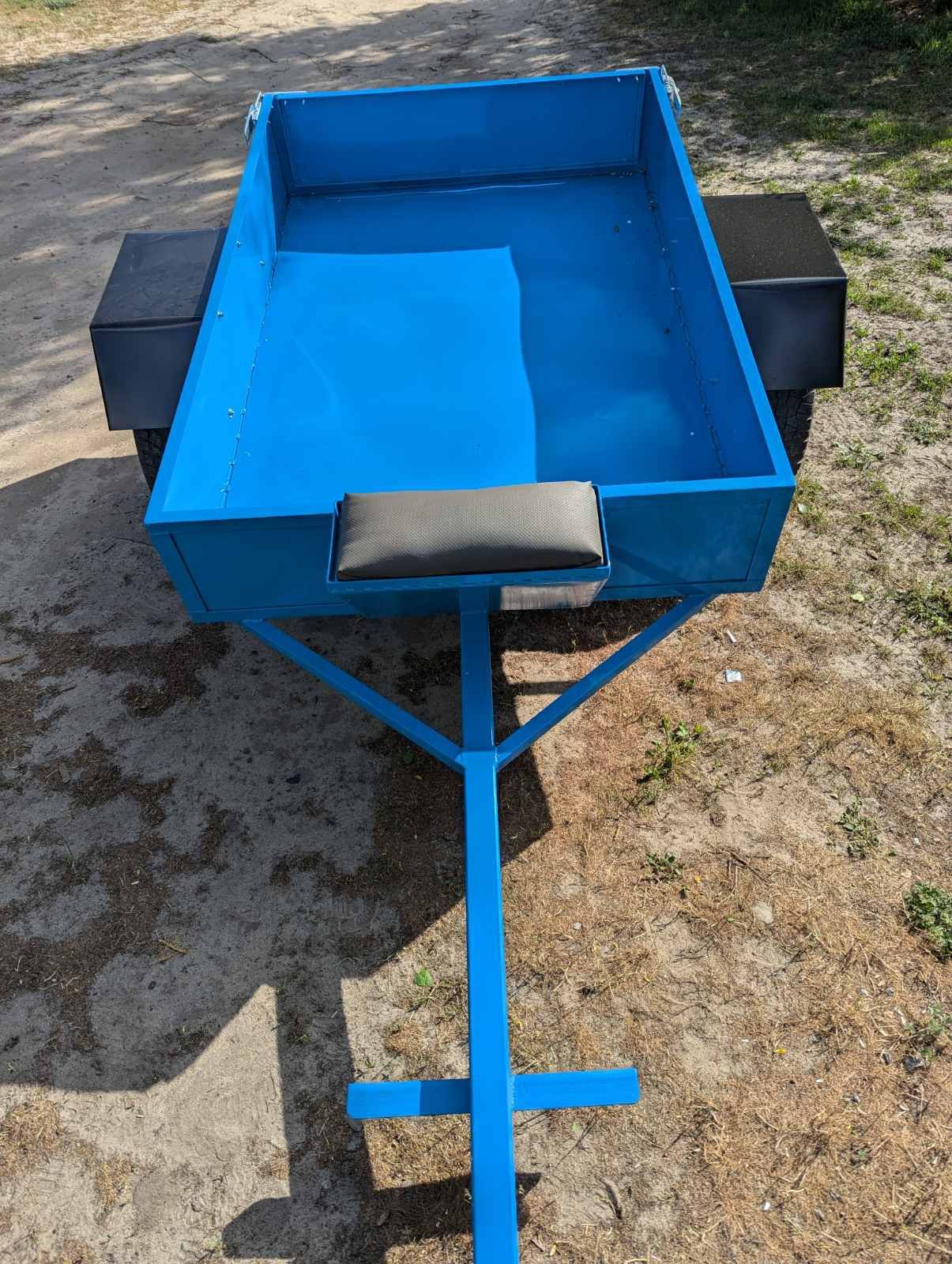 Продам прицеп новый