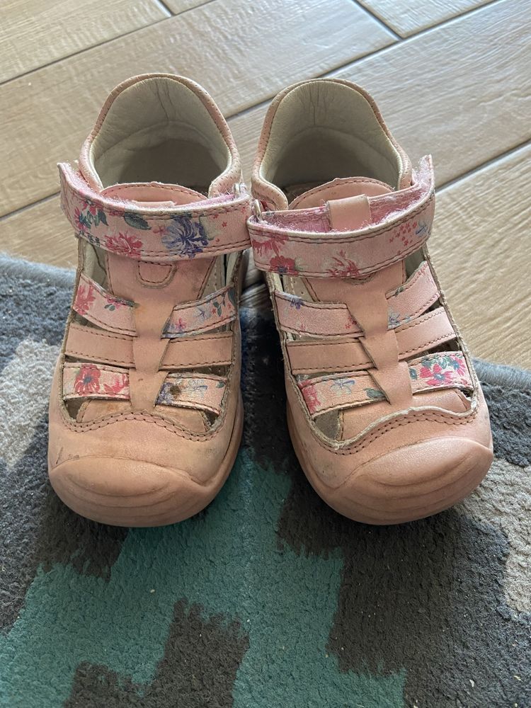 Buty, półbuty, buciki, pantofelki, baletki, kalosze, 21, 22, 23