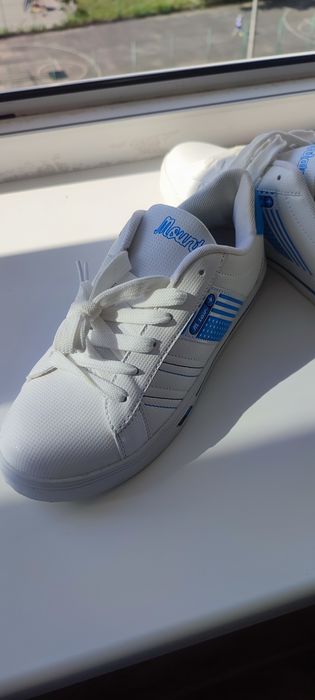 Кроссовки новые, 40 р., по стельке 25,5 см, маломерят