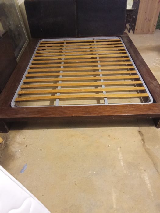 Cama com colchão usado