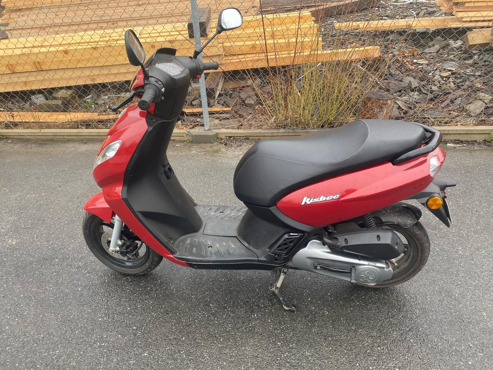 Skuter Peugeot Kisbee 4T r.2021