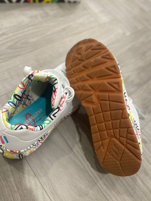 Кросівки жіночі Skechers