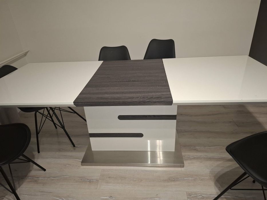 Stół rozkładany do salonu + 8 krzeseł