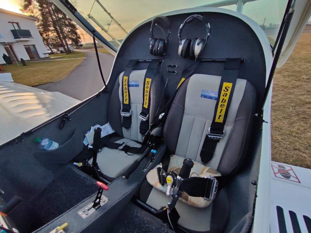 Літак Zephyr 2000