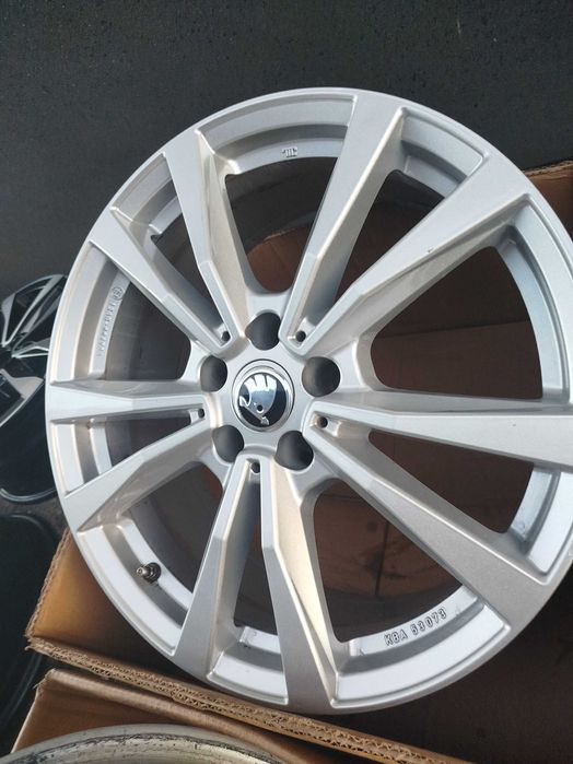 A175# Alufelgi  19" 5x112 Et 28 Audi Vw Skoda Mercedes Seat