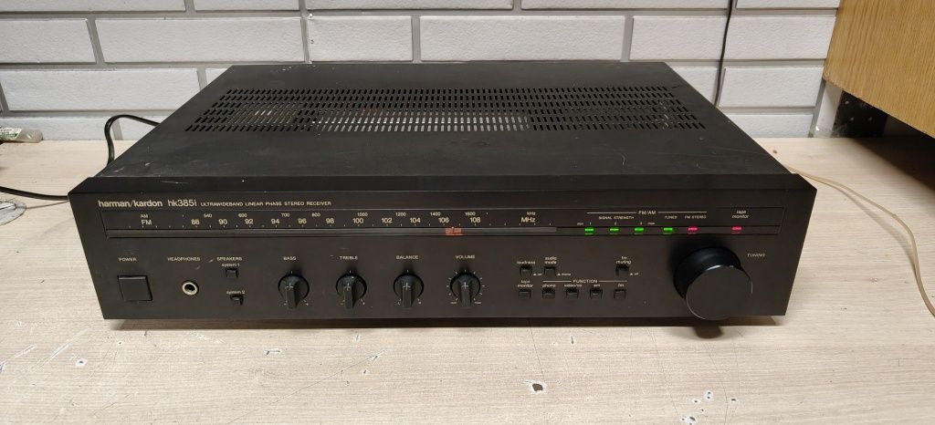 Amplituner Harman Kardon hk 385i.