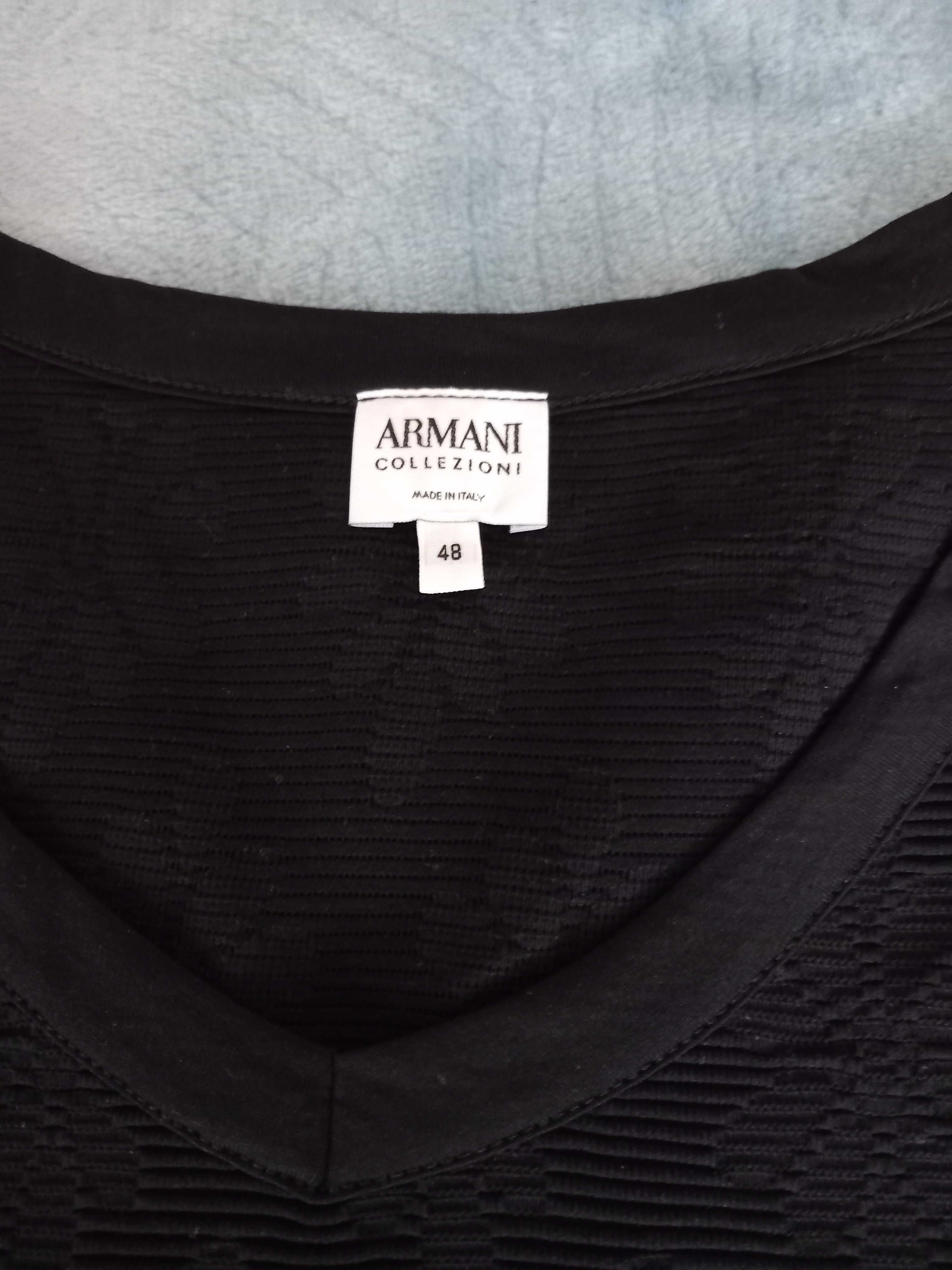 Blusa preta Armani com eleitos semi-transparentes
