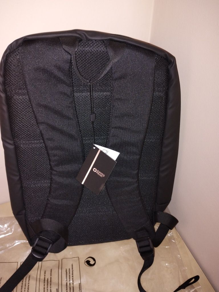 Plecak na laptopa ze sterylizatorem UV-C Swiss Peak P010214X