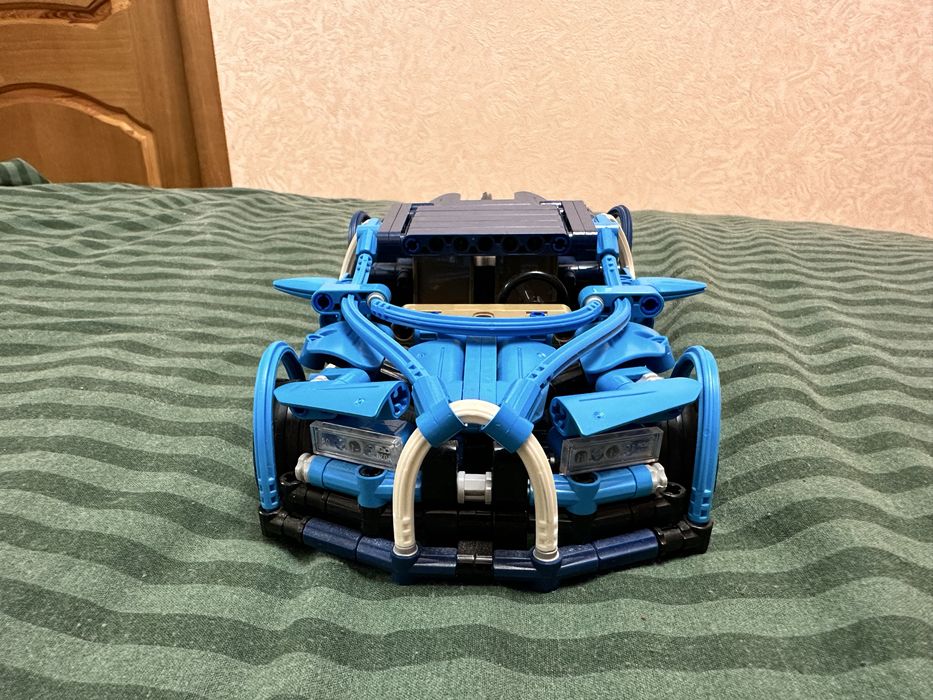 Конструктор CaDa C52015W Technic "Bugatti Chiron" 6в1