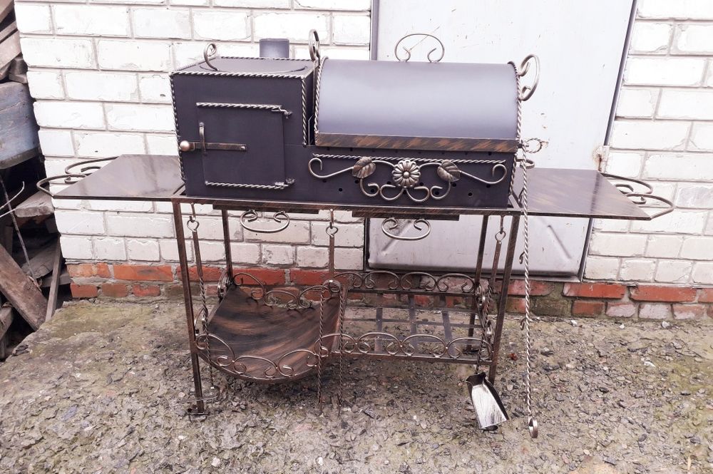 Мангал,  стационарный мангал, мангал с коптильней и печкой.