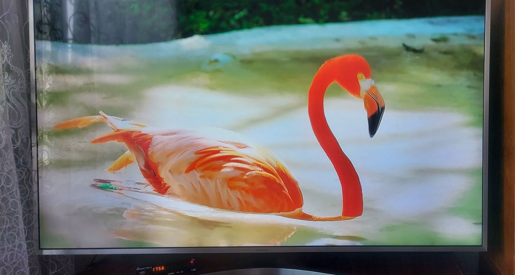 Телевизор Samsung UE49MU6402