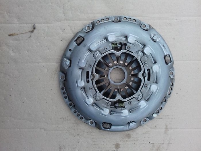 Комлект щеплення,корзина,диск,вижимний.Стан майже новий.Пройшло 10тис.