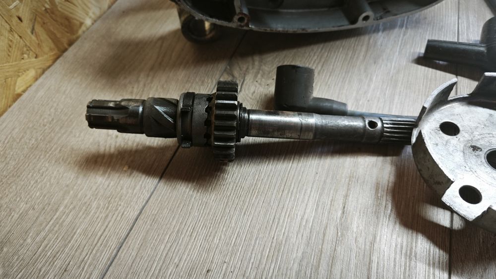 Zabytkowy silnik 025 Komar