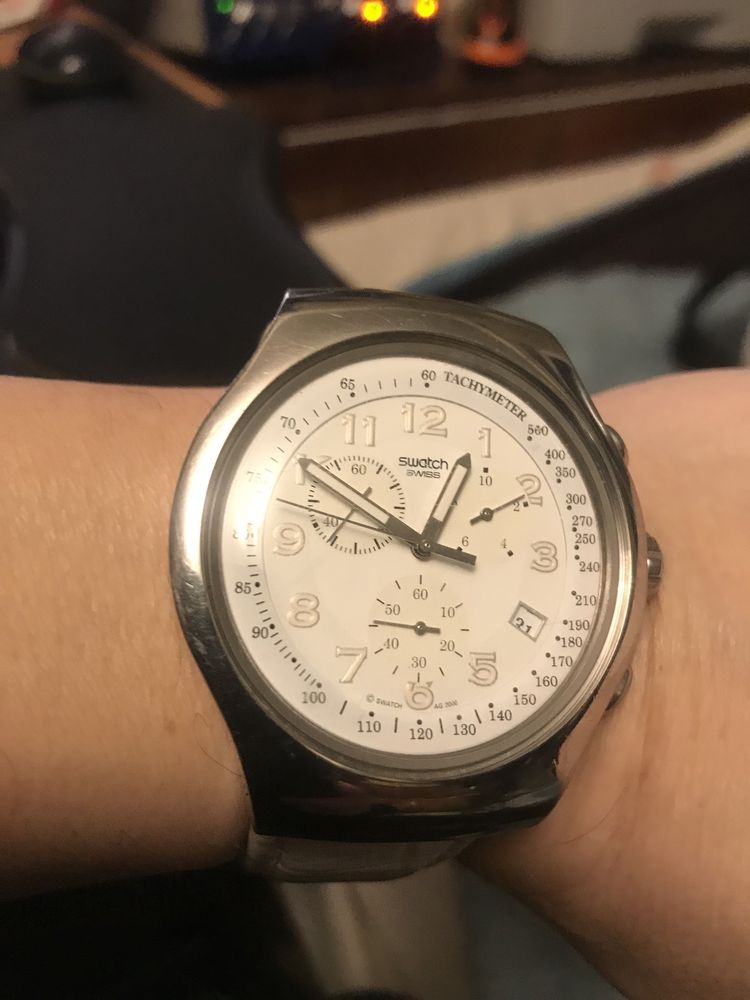 Прекрасний білий швейцарский Swatch унісекс